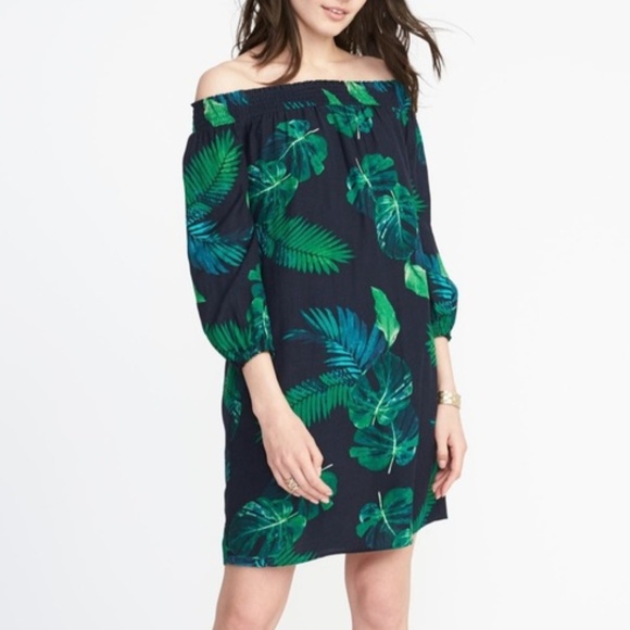 Old Navy Dresses & Skirts - NEW Old Navy Off Shoulder Tropical Leaf Dress